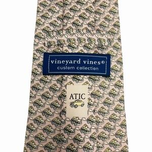 Vineyard Vines Men's Tie Taxi Cabs Clouds Pink & Gray ATIC Silk 3.5" (W) 58" (L)